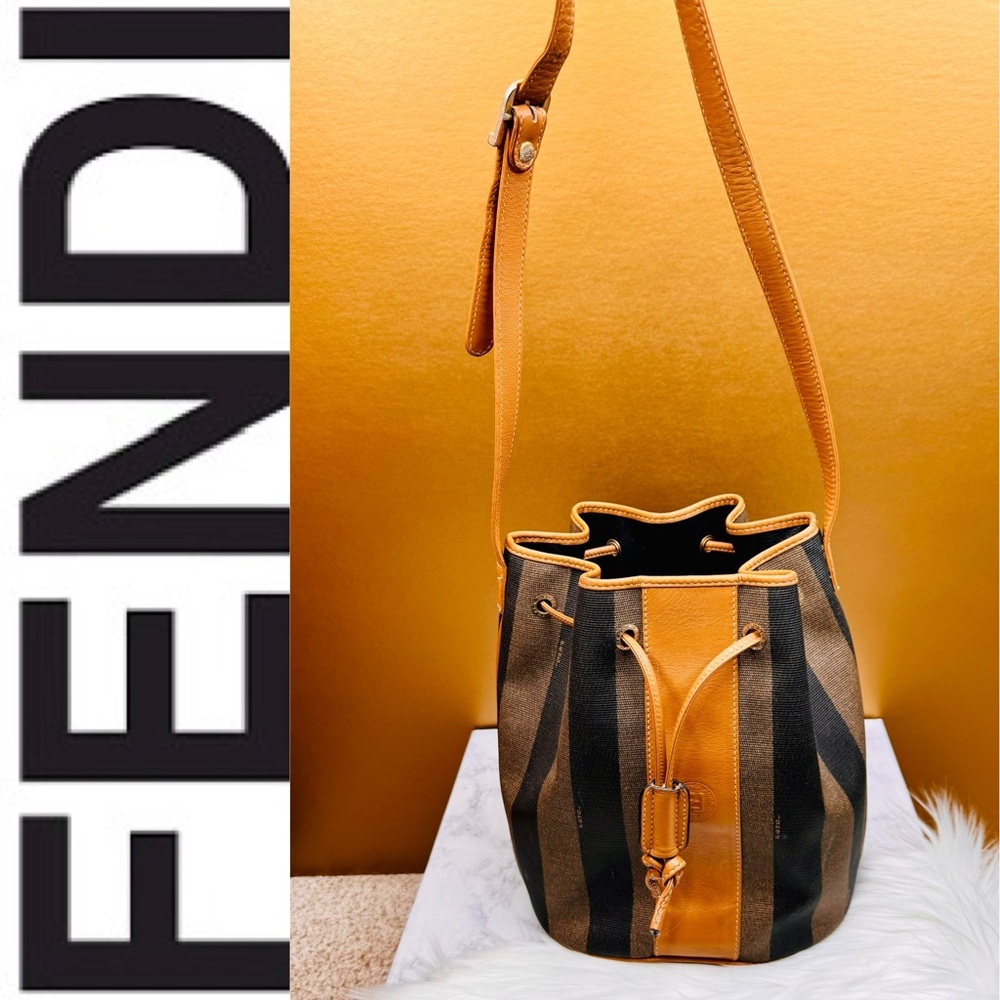{ Fendi } Vintage “Pequon” Brown & Black Crossbody Bucket Bag - Picture 14 of 15